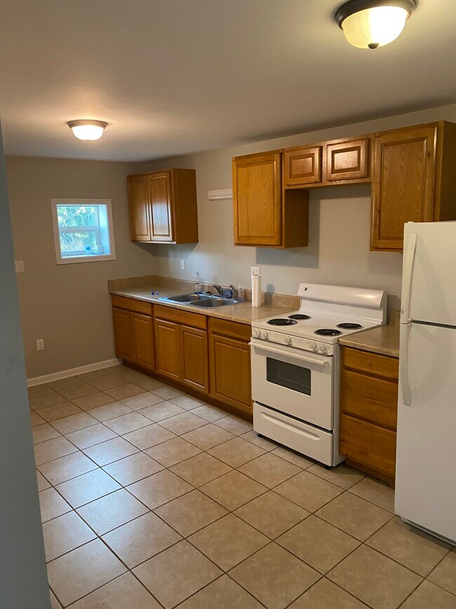 Building Photo - 1812 Ozone Ct