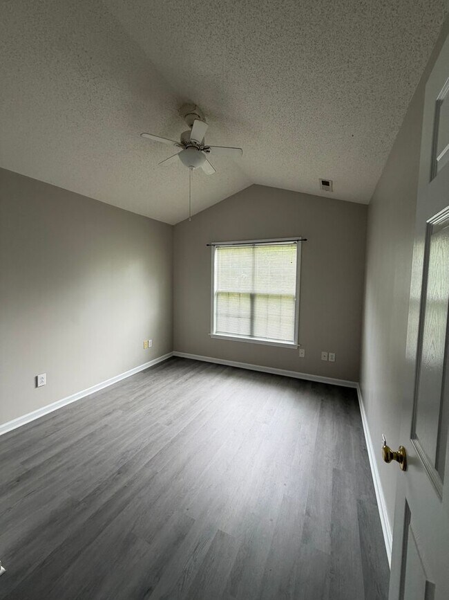 Foto del edificio - 2br/2ba Paddock Place Apartment