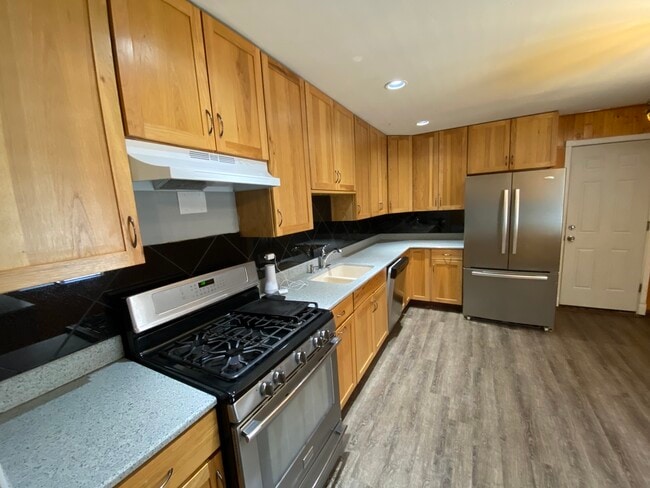 Building Photo - 2041 E Sauk Trail