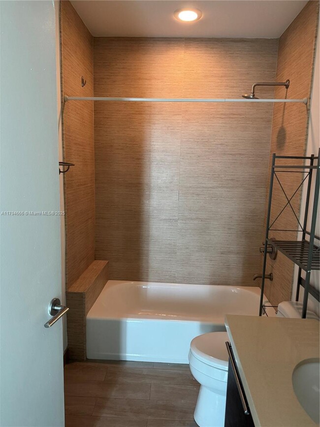 Foto del edificio - 7930 East Dr