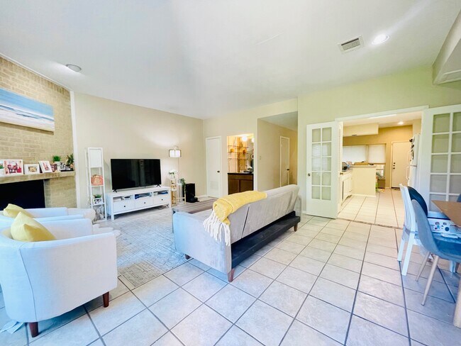 Sala de estar - 8263 Wednesbury Ln