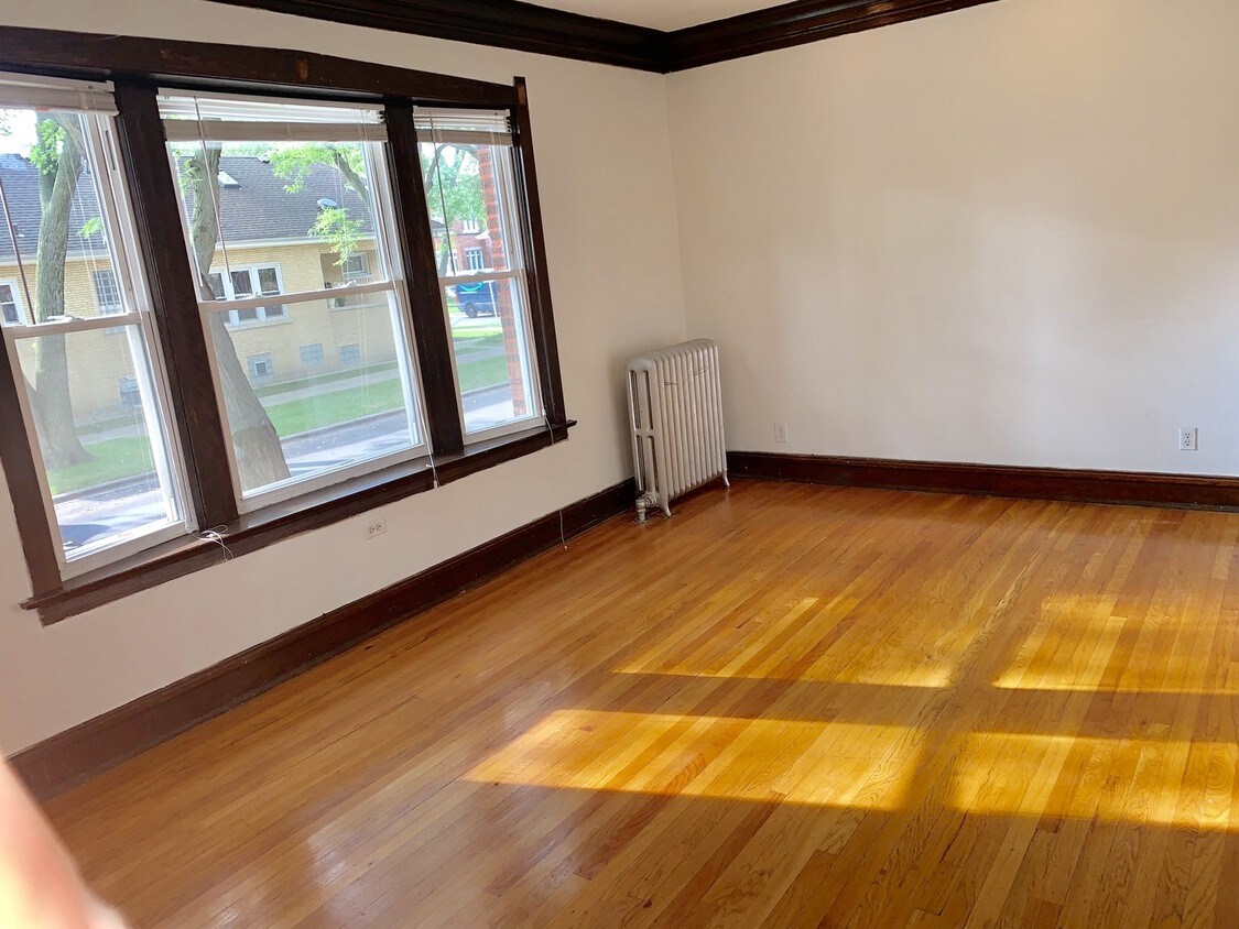 Foto principal - 4255 N Lockwood Ave