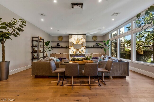 Foto del edificio - 5 Wood Creek Ct