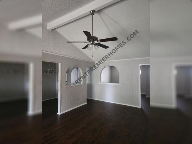 Building Photo - 2720 Muse St