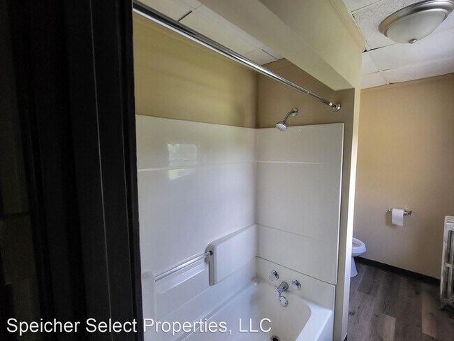 Building Photo - 3 br, 1 bath House - 356 Ihmsen Avenue