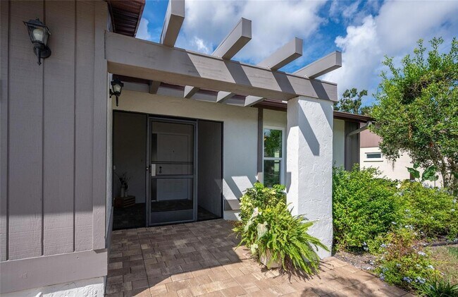 Foto del edificio - 660 Linden Dr