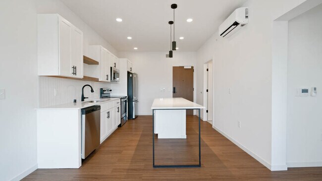 Unit 513 Kitchen - Andante