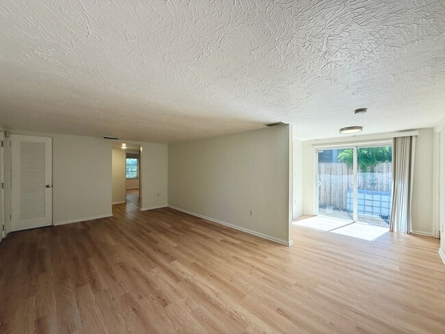 Foto del edificio - 2 Bedroom Home - Close to Siesta Key! Pet ...