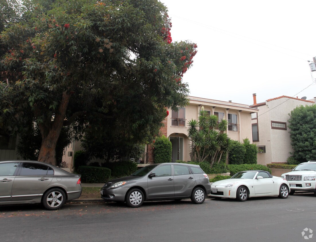 Foto del edificio - 11808 Kiowa Ave