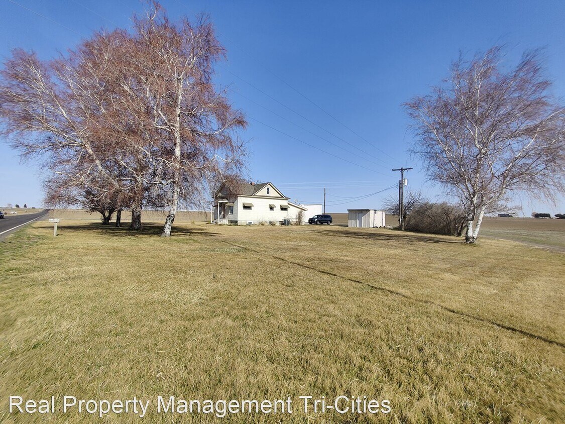 4 br, 2 bath House 14020 Glade N Road House for Rent in Eltopia, WA