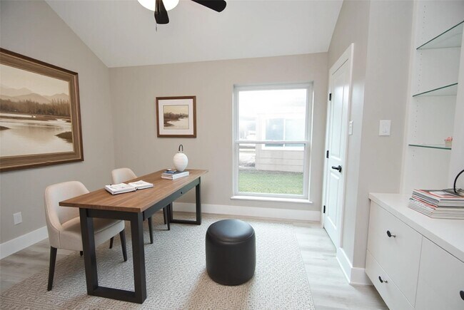 Foto del edificio - 3322 Robinson Rd