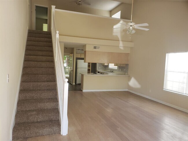 Building Photo - 2534 Golden Park Ln