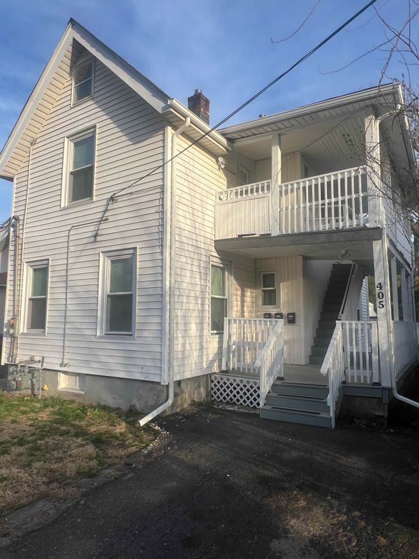 Primary Photo - 405 Park St