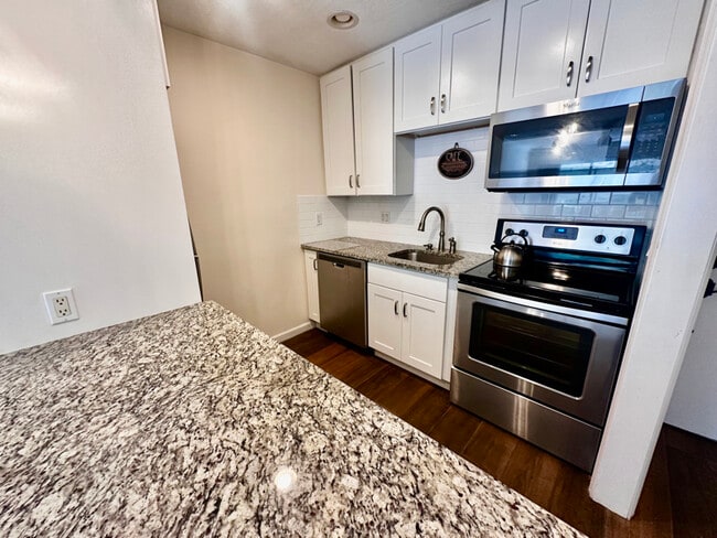 Building Photo - 1815 Robalo Dr