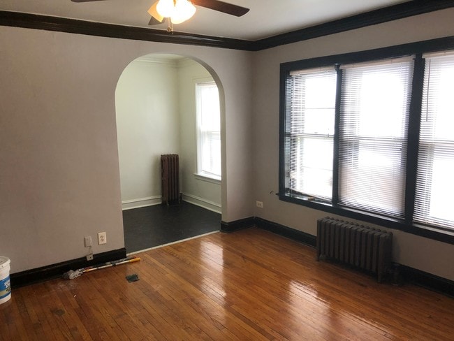 Building Photo - 4588 N Elston Ave