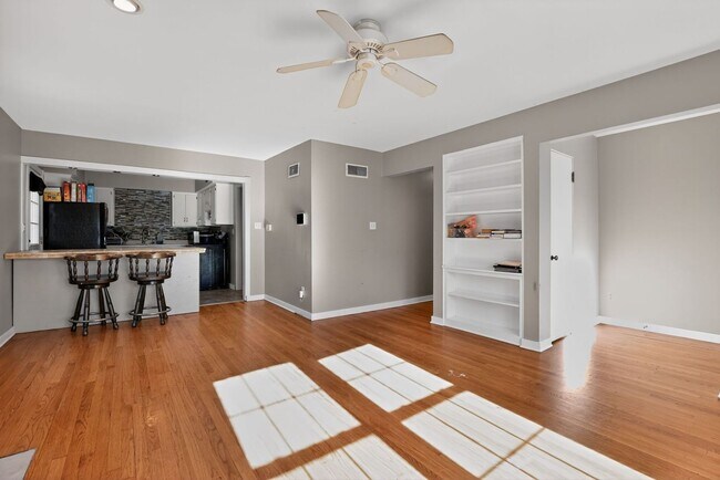 Foto del edificio - 800 W Joliet St