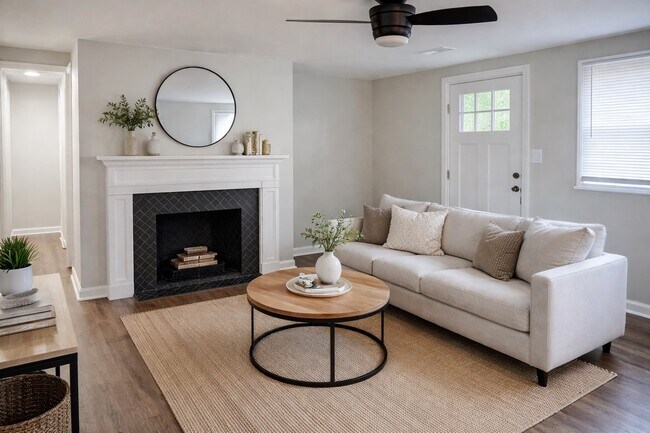 Foto del edificio - 2155 Goins Dr