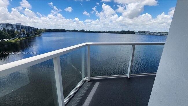 Foto del edificio - 1301 NE Miami Gardens Dr