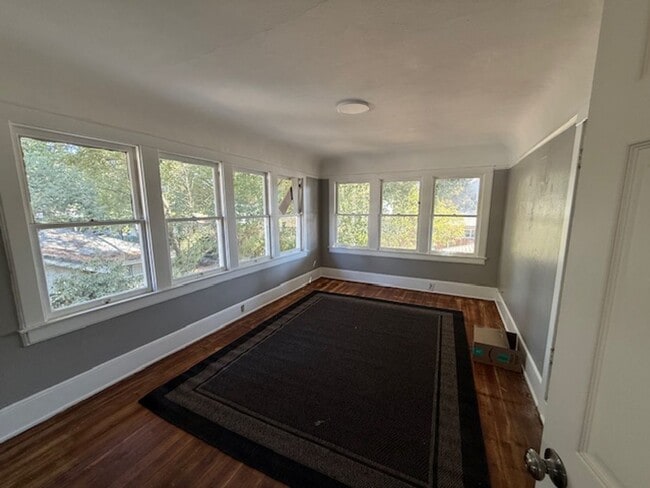 Building Photo - Large home for your organization
