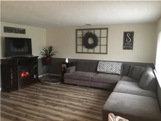 Foto del edificio - 3 Bed 1.5 Bath Home