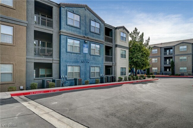 Building Photo - 7955 W Badura Ave