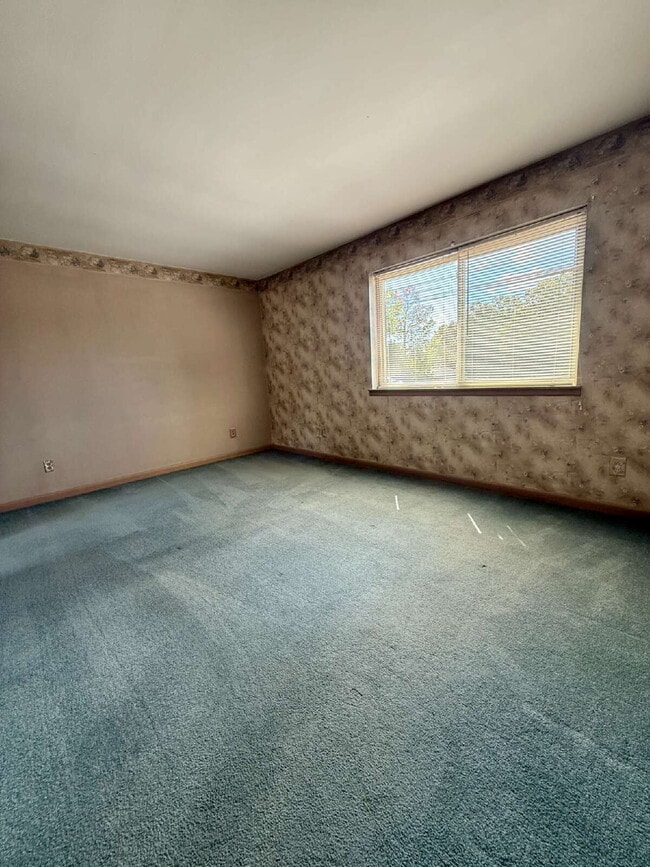Building Photo - 1BR/1BA Condo in Greenbrier