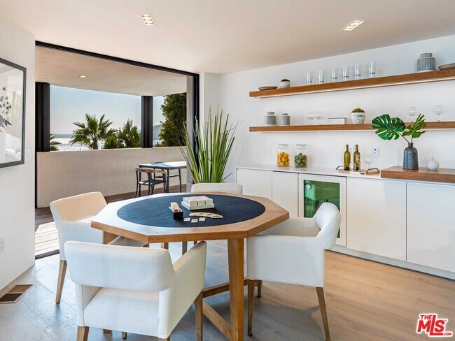 Foto del edificio - 25225 Malibu Rd