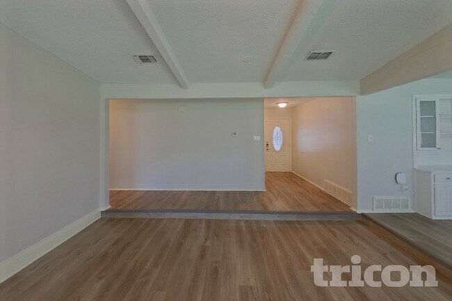 Building Photo - 3804 Firethorn Dr