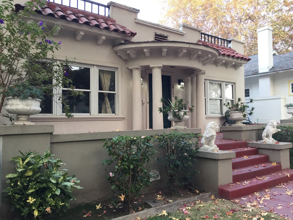 2721 D St, Sacramento, CA 95816 House for Rent in Sacramento, CA