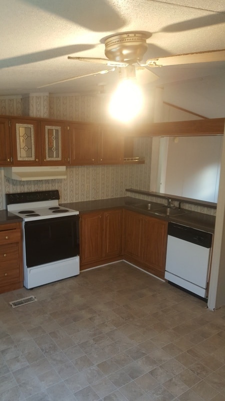 Building Photo - 2596 1st Ave NW