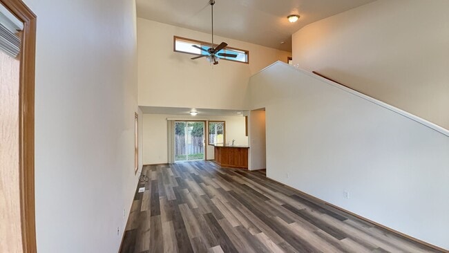 Building Photo - 50% OFF One Month's RENT! 3 Bedroom 2 Bath Home W/Fenced Backyard on Dead End Street