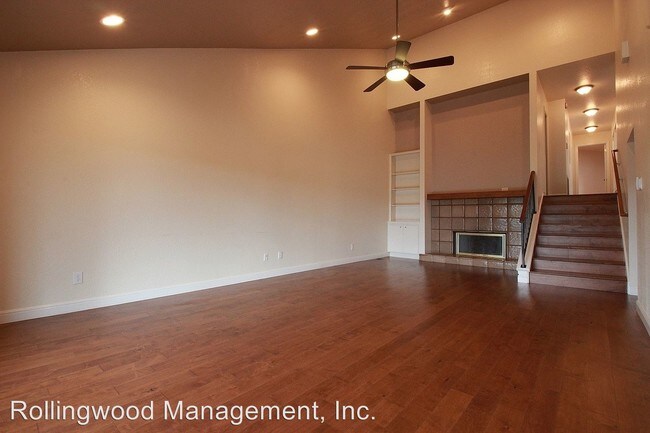 Building Photo - 6820 Cypress Pt N