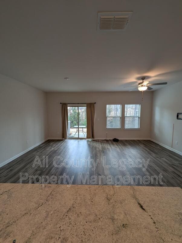 Building Photo - 5642 Plain Field Ln