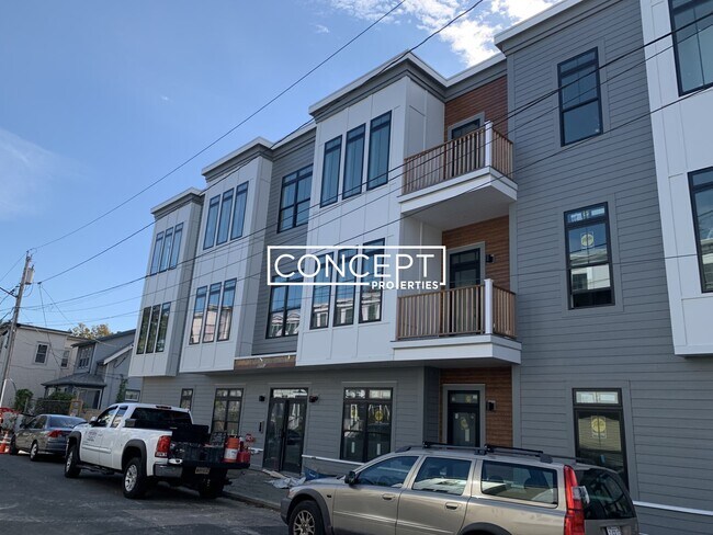 Building Photo - 157A Everett St. Unit 303B