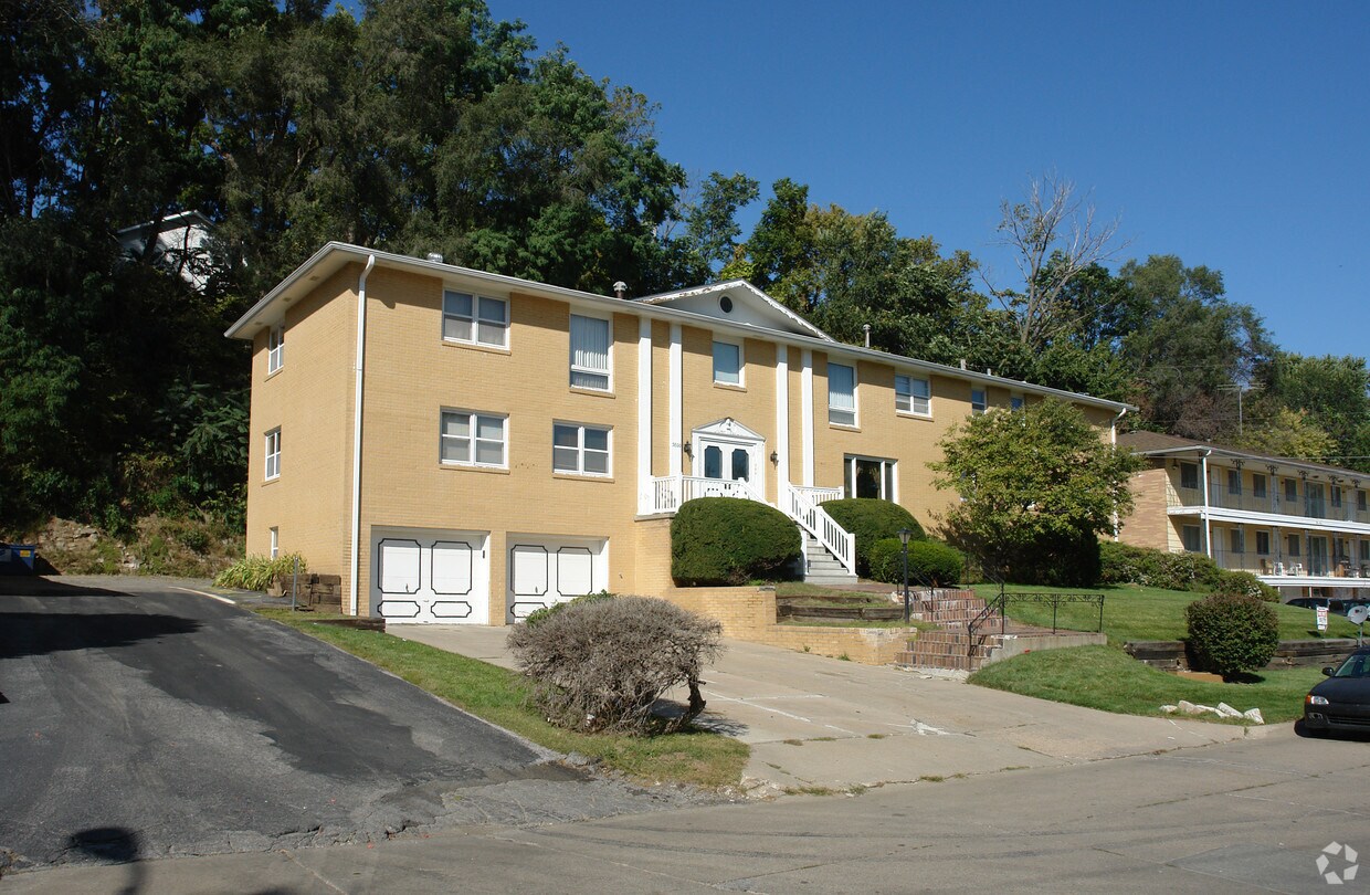Primary Photo - 5800 S 14th St