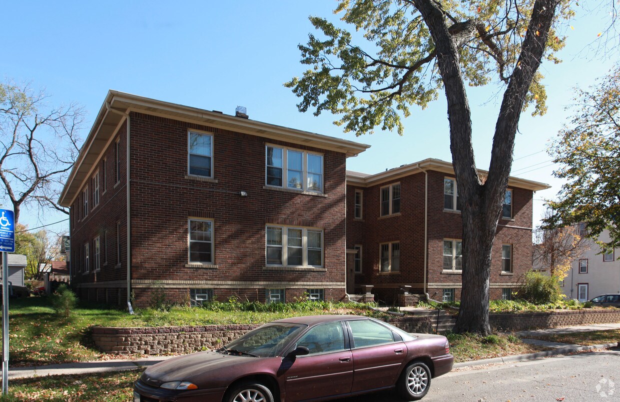Primary Photo - 3547-3549 10th Ave S