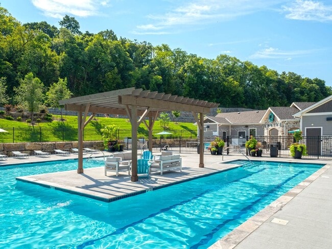 Building Photo - Thrive at Creekside Apartments and Townhomes