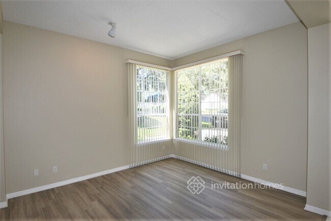 Foto del edificio - 1213 Brampton Pl