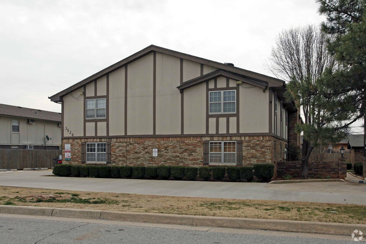 Foto del edificio - Hampton House