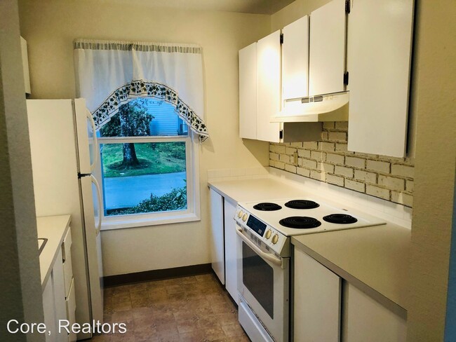 Building Photo - 2 br, 1 bath House - 4362 SW Dickinson