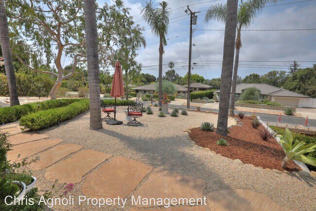 Foto del edificio - 5 br, 3.5 bath House - 2434 Santa Barbara St