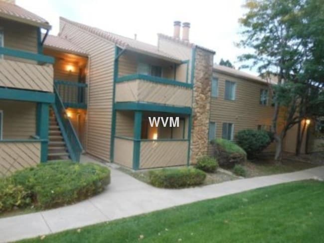Knollwood Condos near Mississippi and Cham... - Knollwood Condos near Mississippi and Cham...