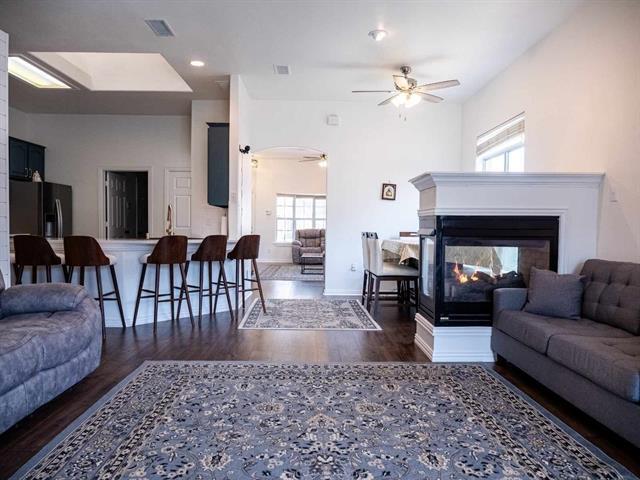 Foto del edificio - 5528 Milford Dr