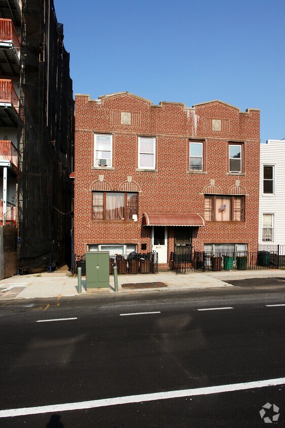 Building Photo - 804A 5th Ave