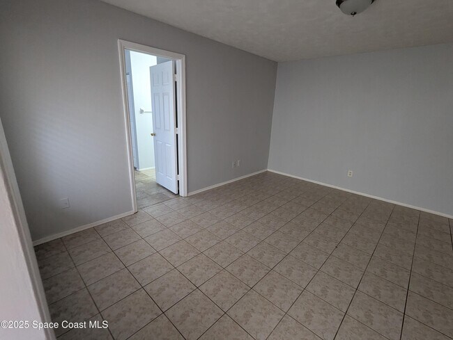 Foto del edificio - 1440 Sheafe Ave NE
