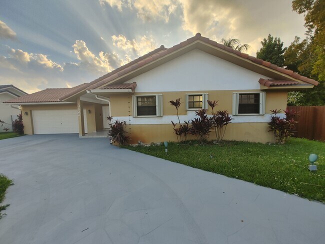 Building Photo - 3122 SW 139th Ct