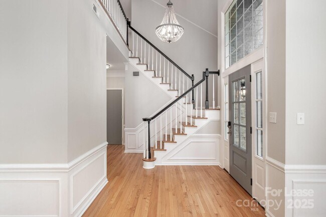 Foto del edificio - 111 Monterey Dr