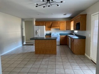 Foto del edificio - 7201 Deerwood Dr