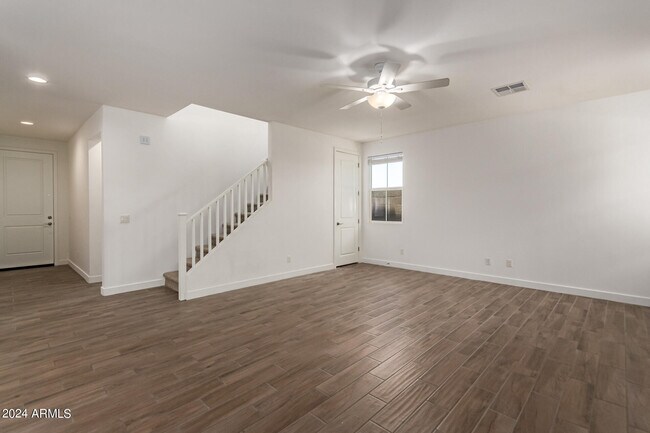 Building Photo - 5540 S Dillon Cir