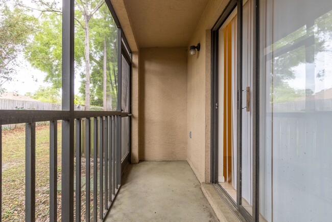 Building Photo - 2849 SW 32nd Ave Paddock Oaks Condos